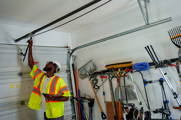 Professional Garage Door technician working in San Felipe, TX